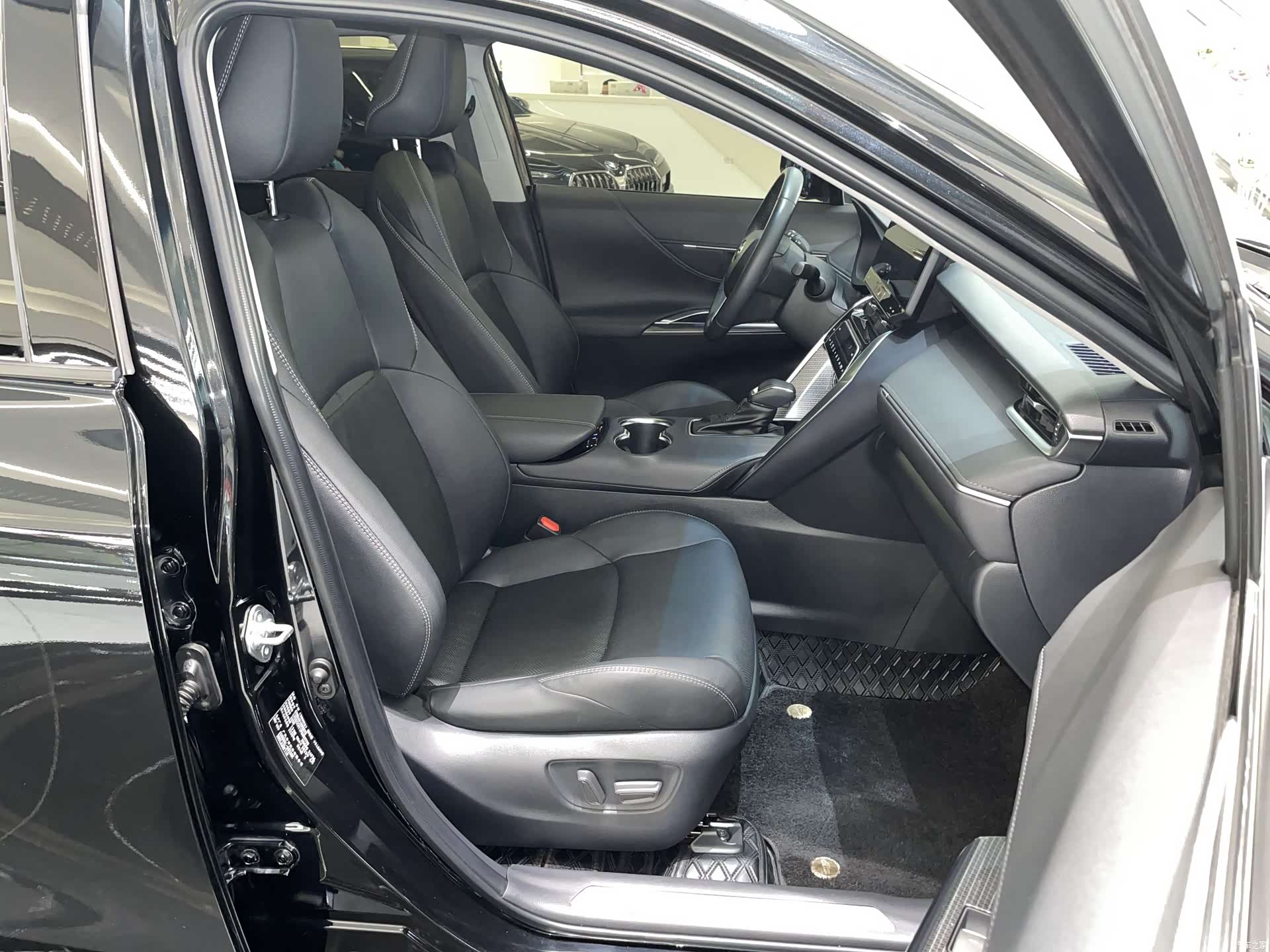 Toyota Venza, 2023 12