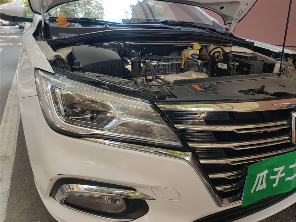 Roewe i5