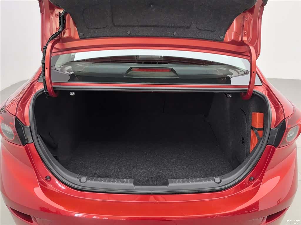 Mazda Mazda3, 2015 16
