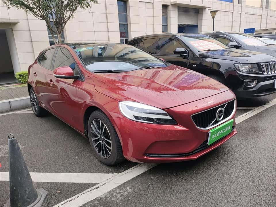 Volvo V40