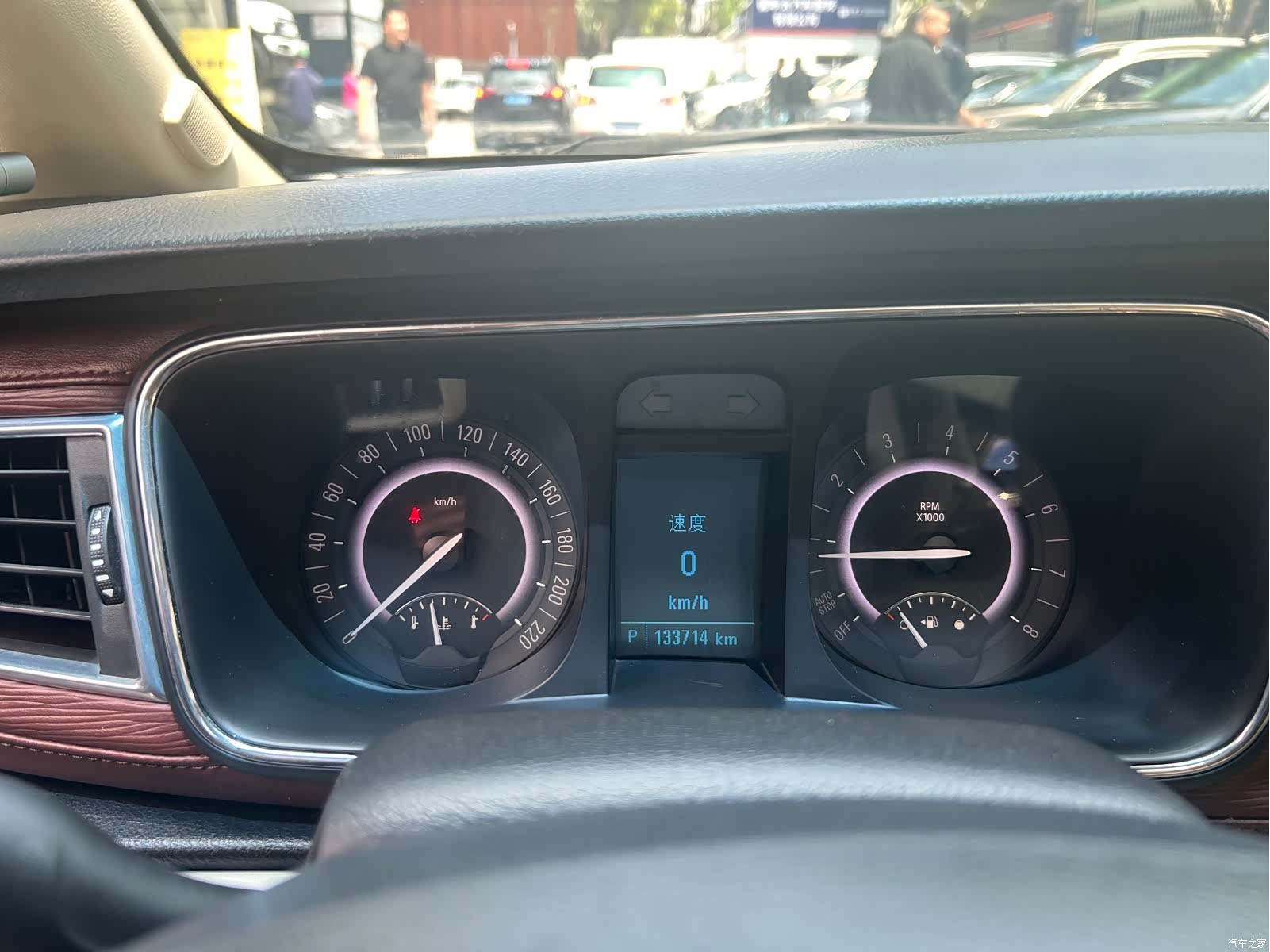 Buick GL8, 2018 13