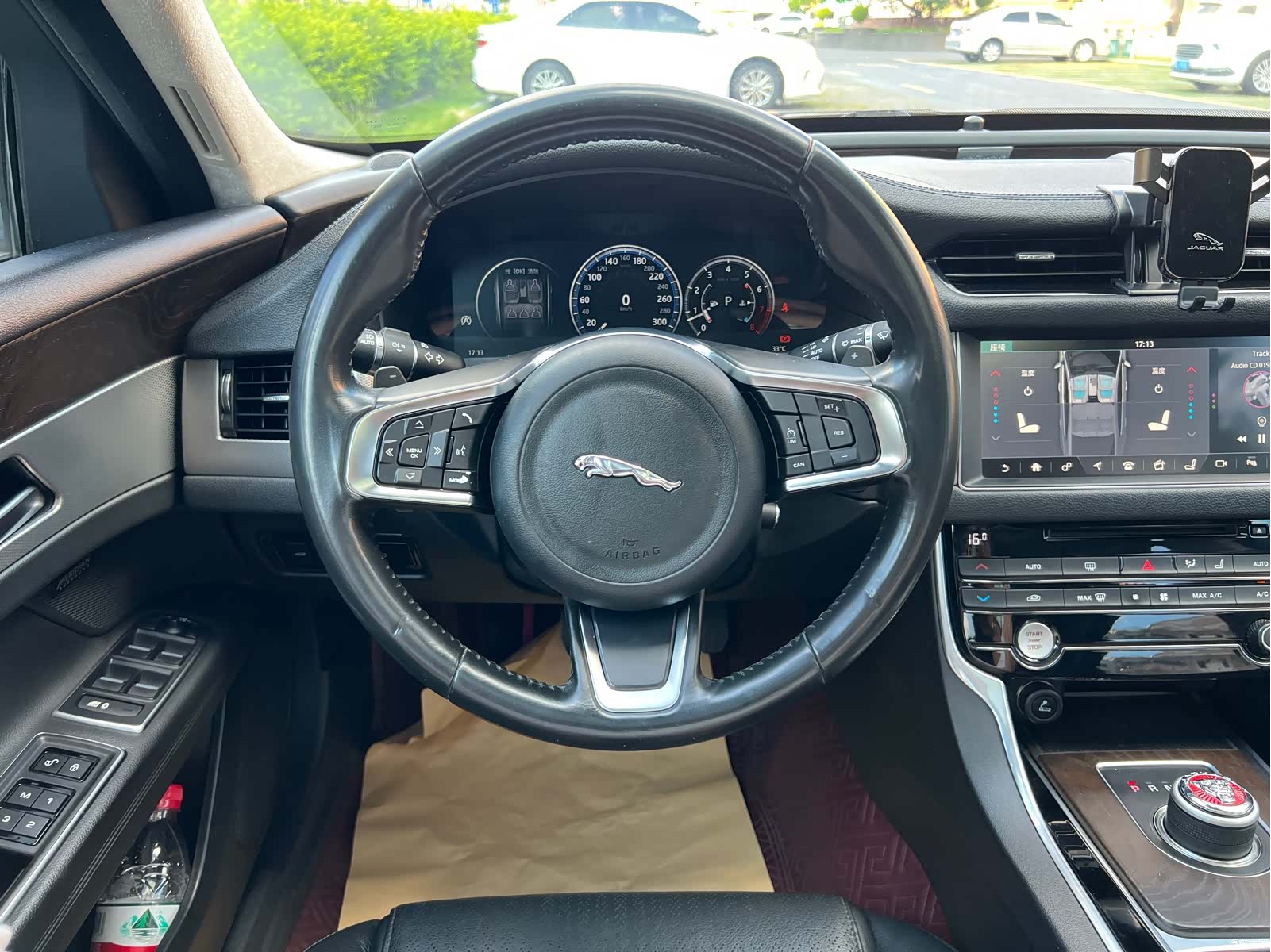 Land Rover XFL, 2018 15