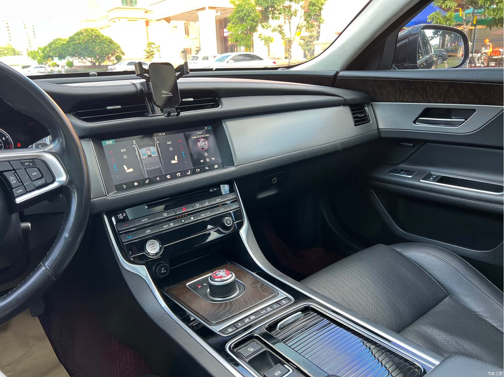 Land Rover XFL, 2018 16