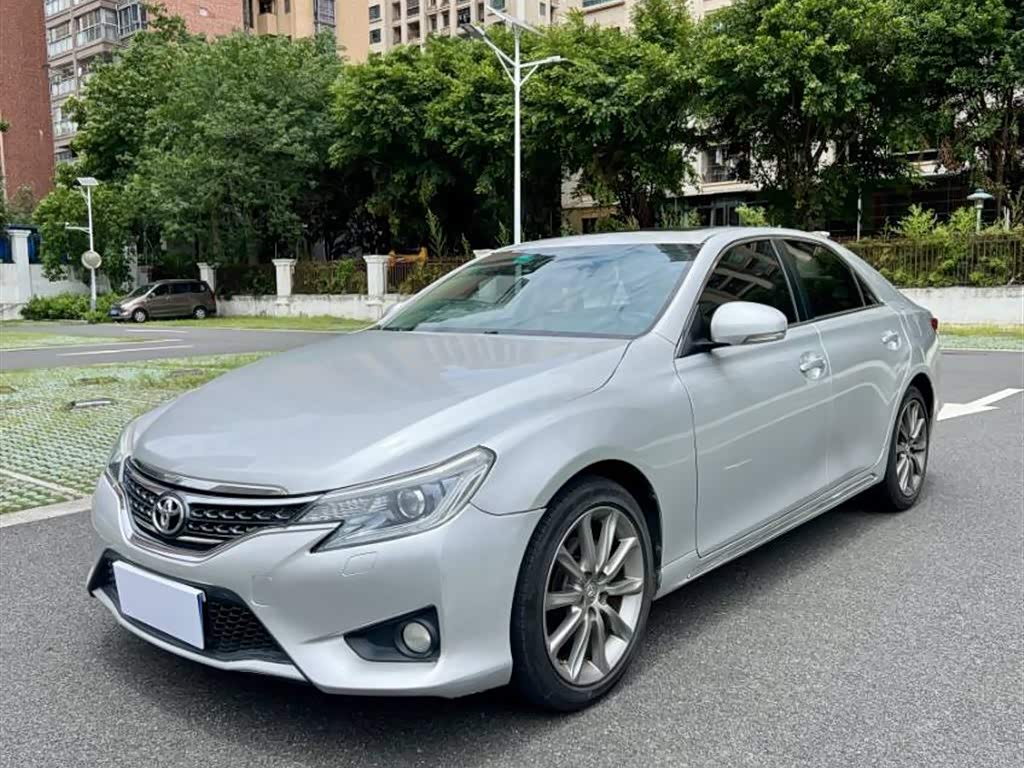 Toyota Reiz