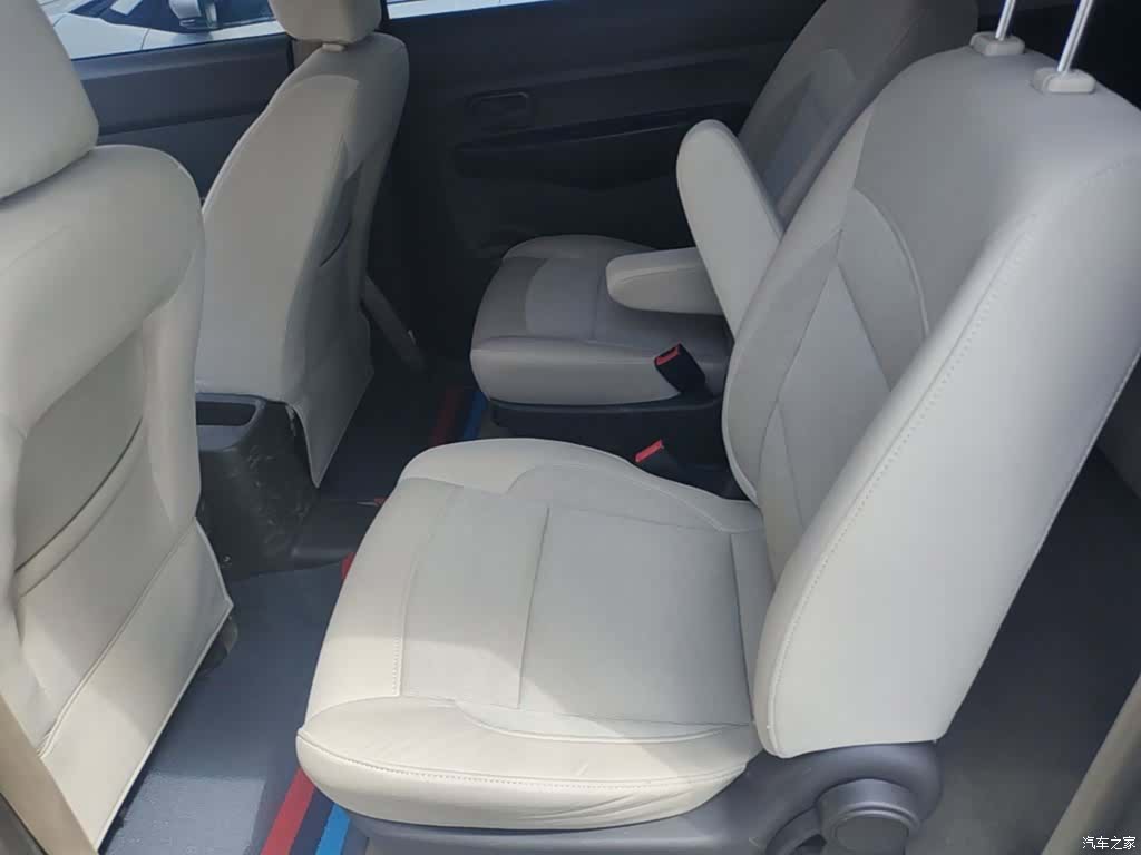 Wuling Hongguang, 2015 13