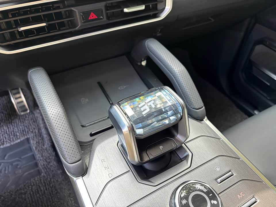 Jetour Jet Traveler C-DM