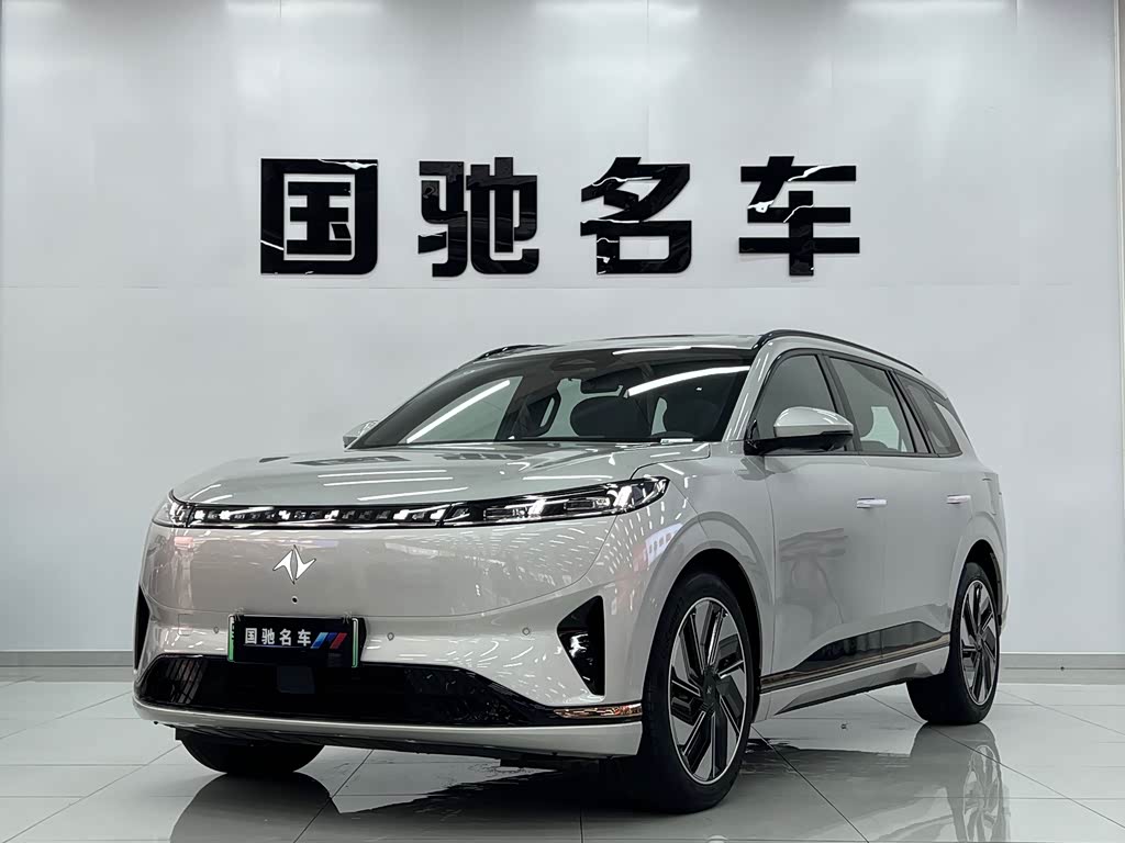 Dongfeng eπ008
