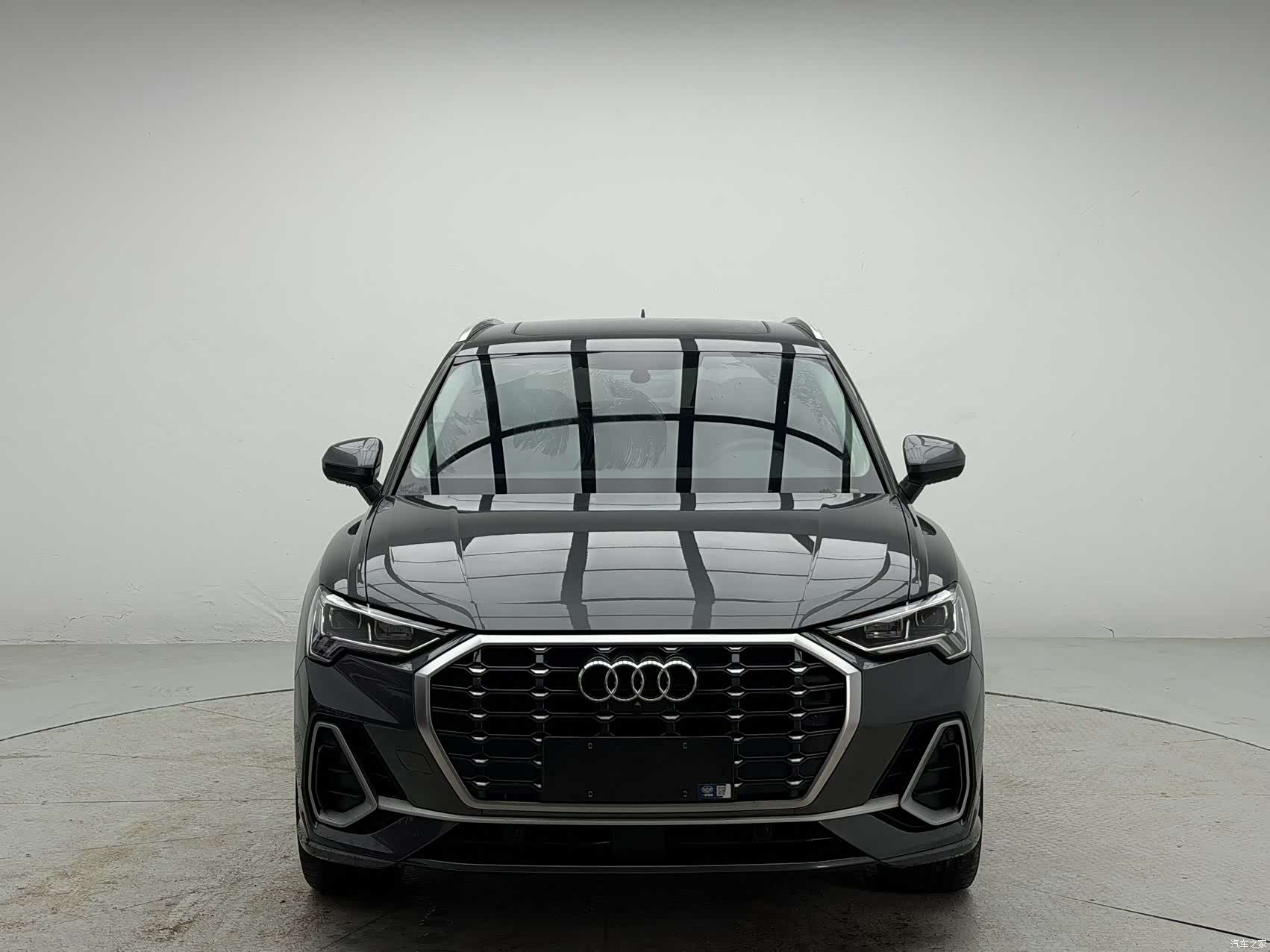 Audi Q3, 2023 2