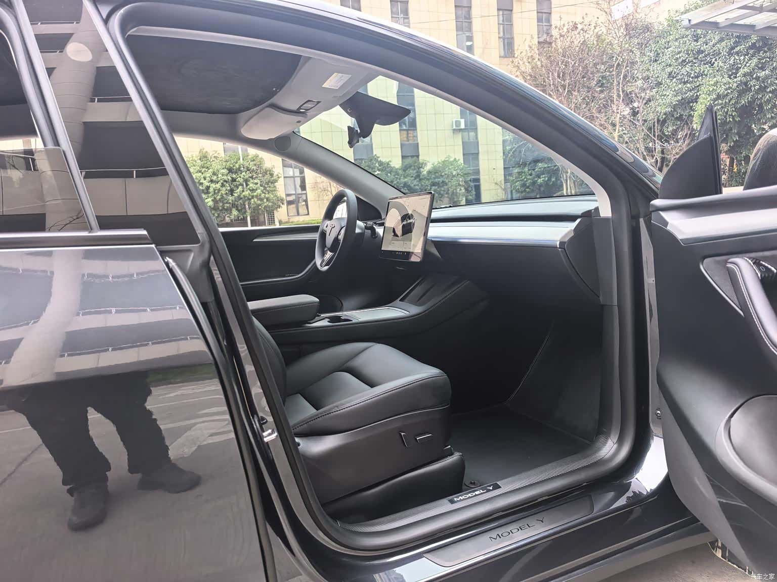 Tesla Model Y, 2024 9