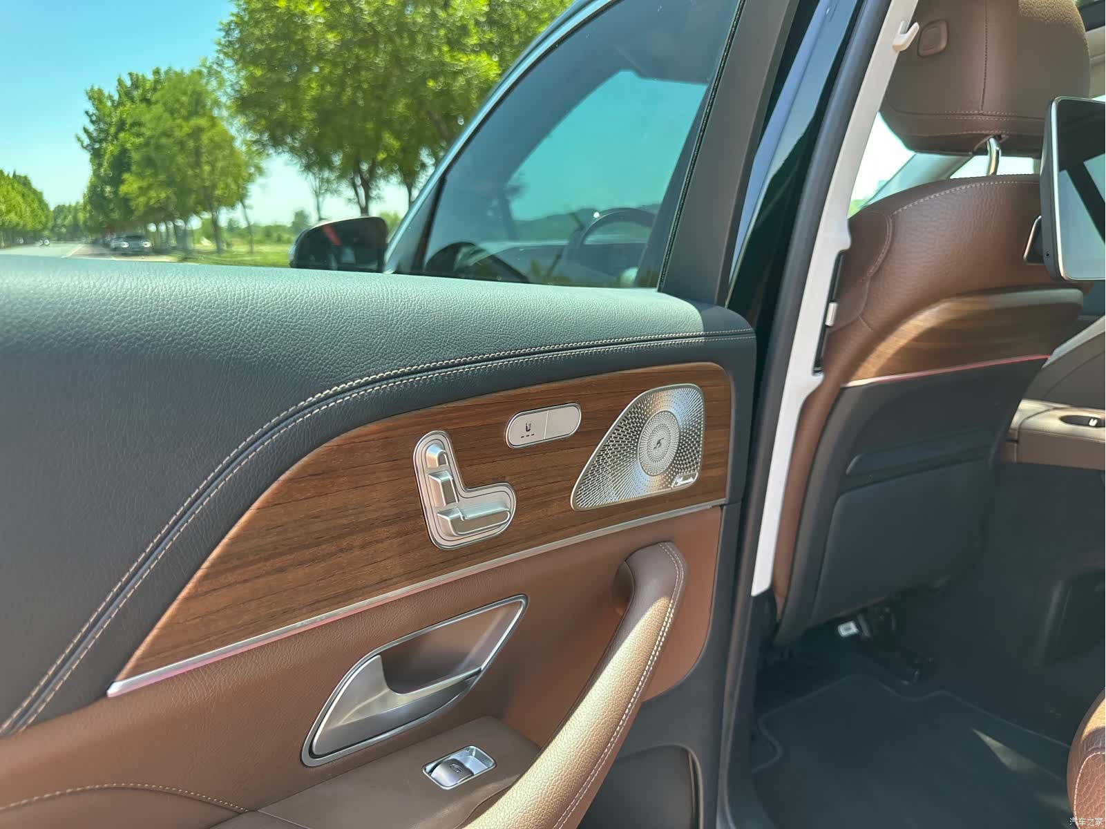 Mercedes-Benz GLS, 2024 10