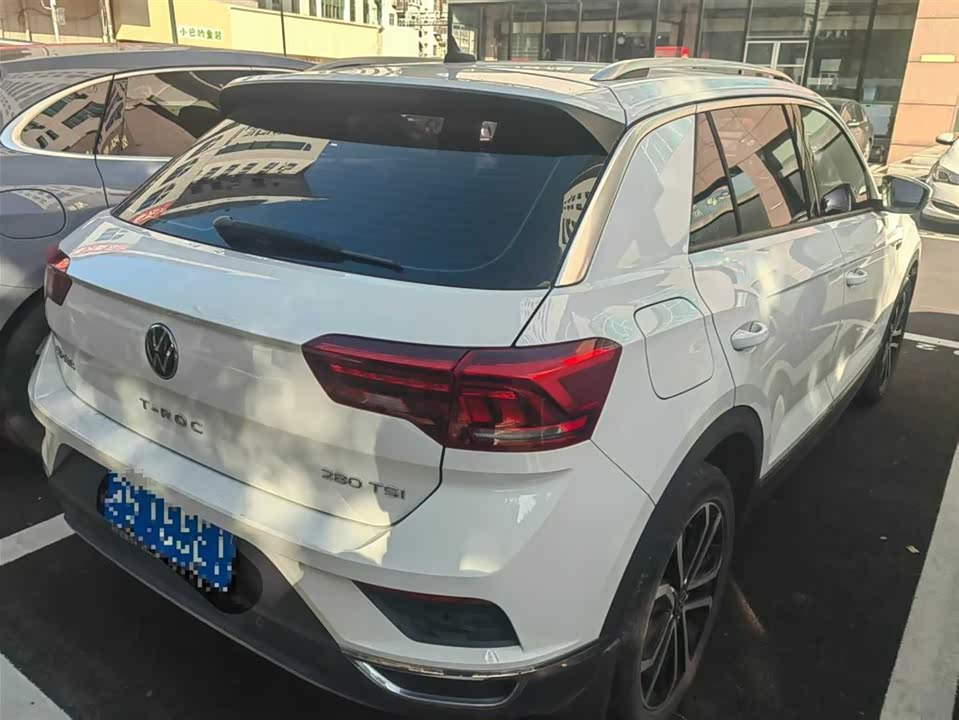 Volkswagen T-ROC exploring Songs