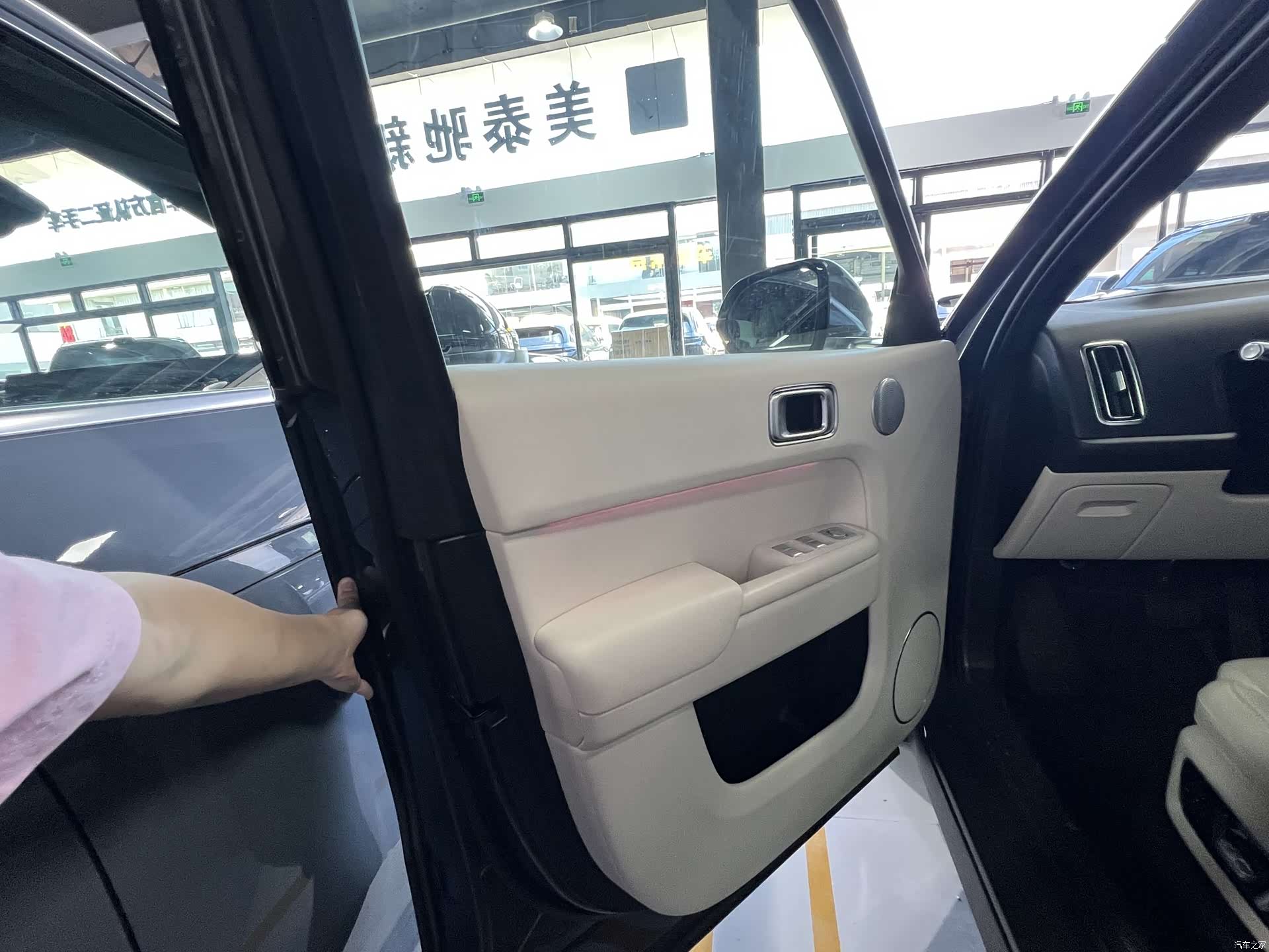 Li Auto L8, 2023 все фото
