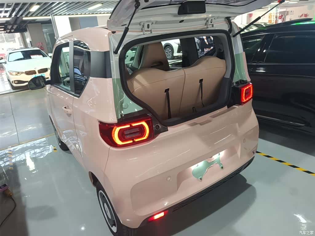 Wuling MINIEV, 2023 все фото