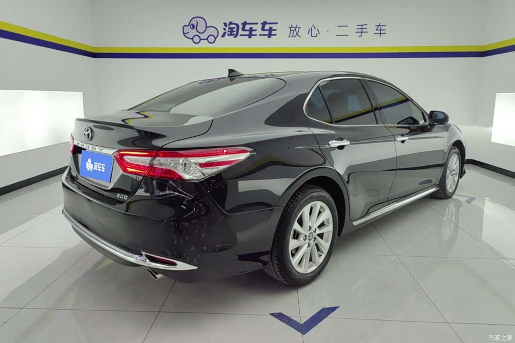 Toyota Camry, 2023 3