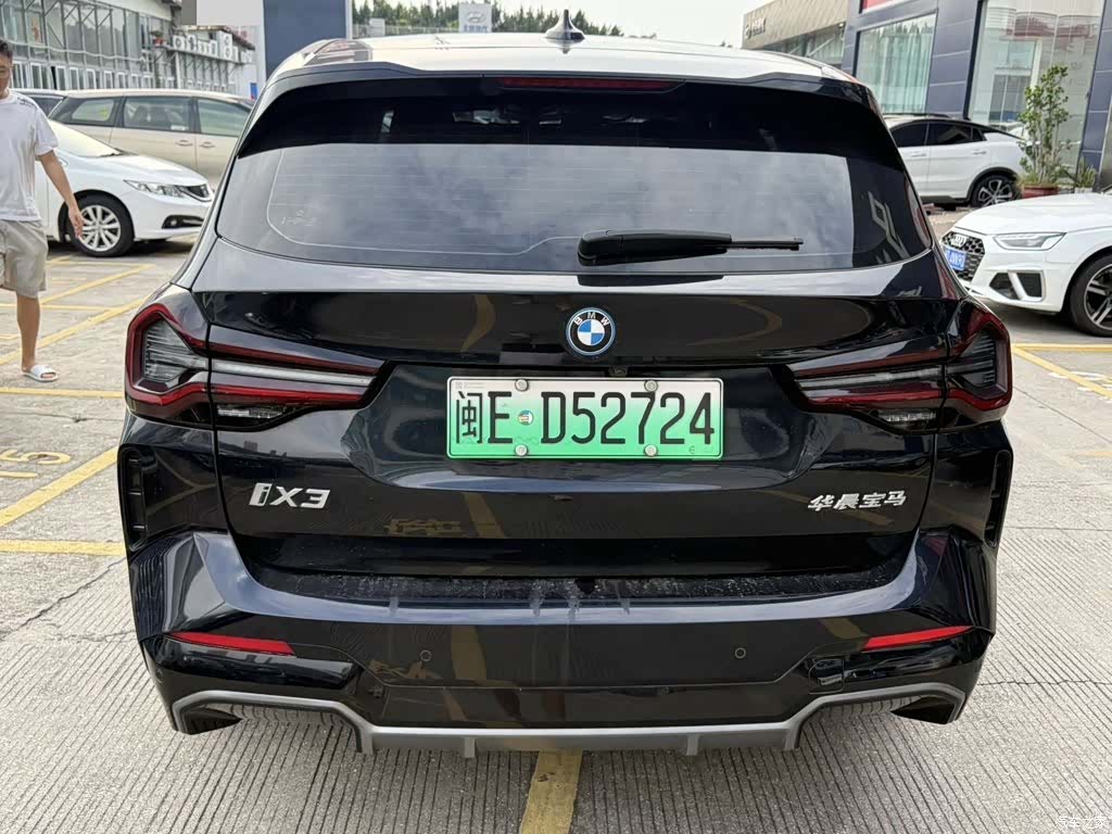 BMW iX3, 2024 все фото