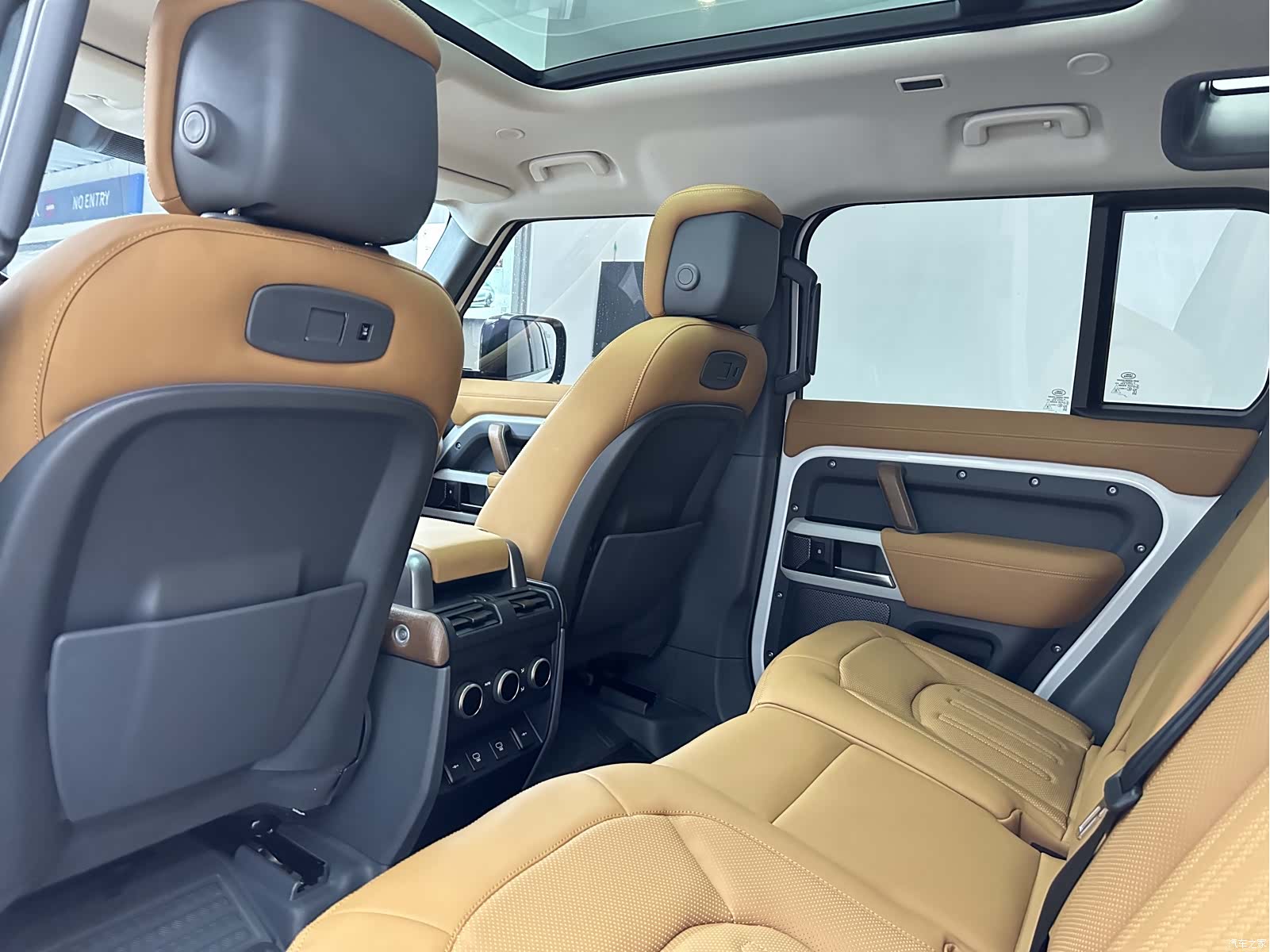 Land Rover Defender, 2021 12