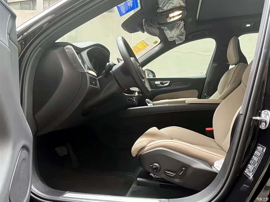 Volvo XC60, 2026 9