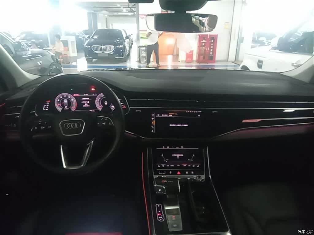 Audi Q7, 2024 10