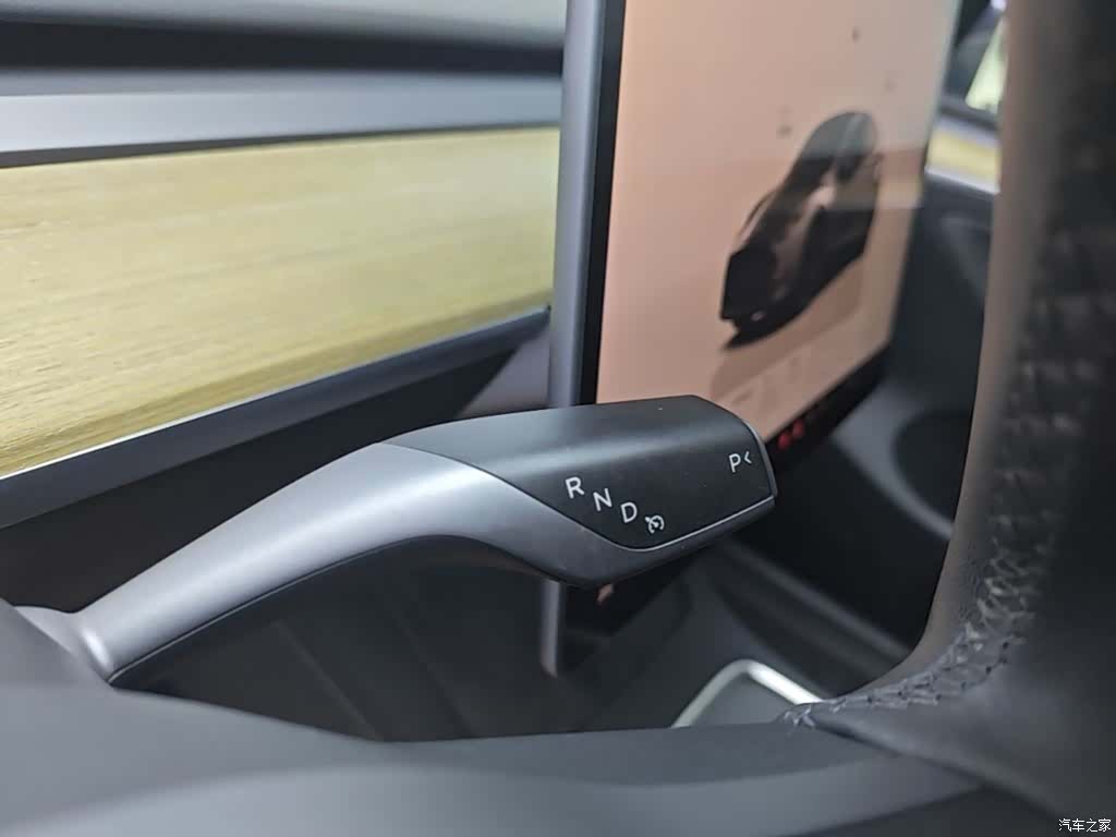 Tesla Model Y, 2023 14