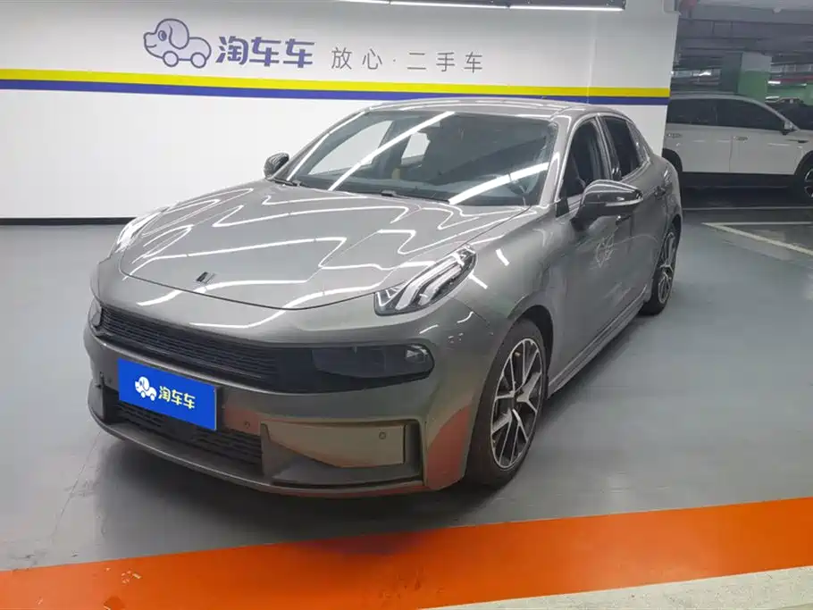 Lynk & Co 03