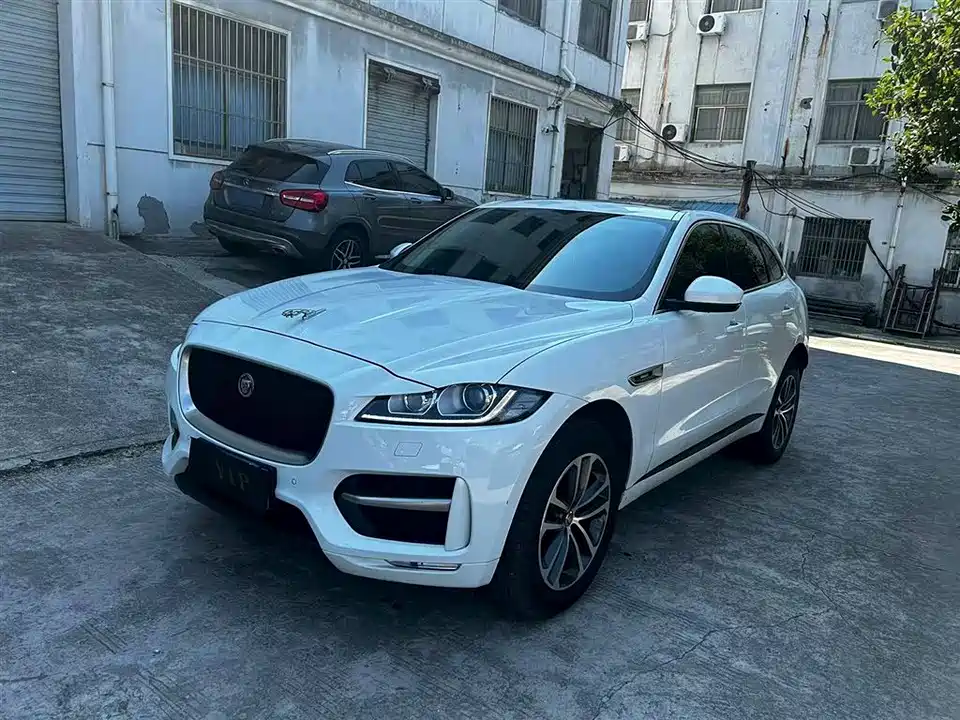 Jaguar F-PACE