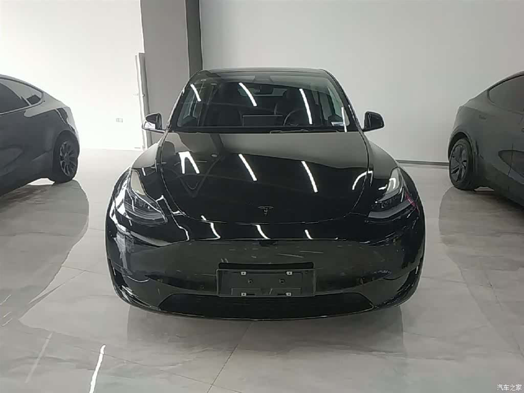Tesla Model Y, 2023 3