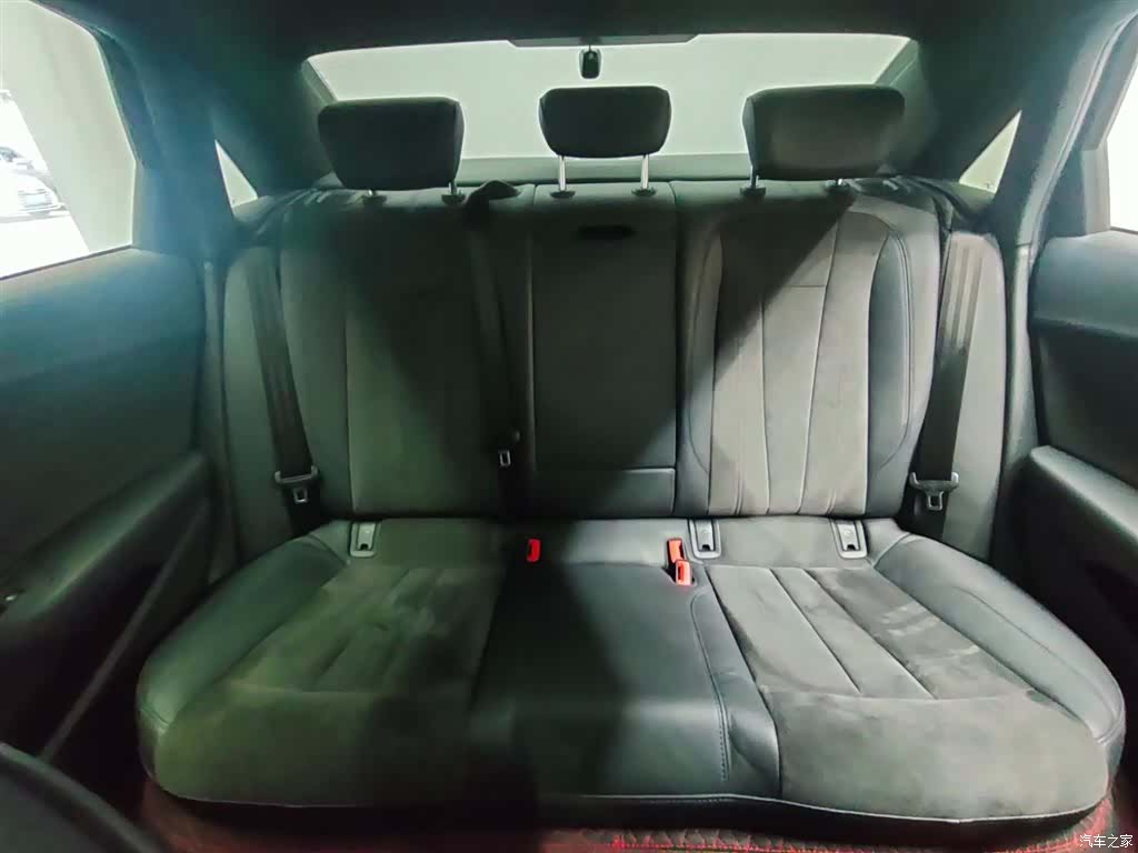 Audi A4L, 2021 26