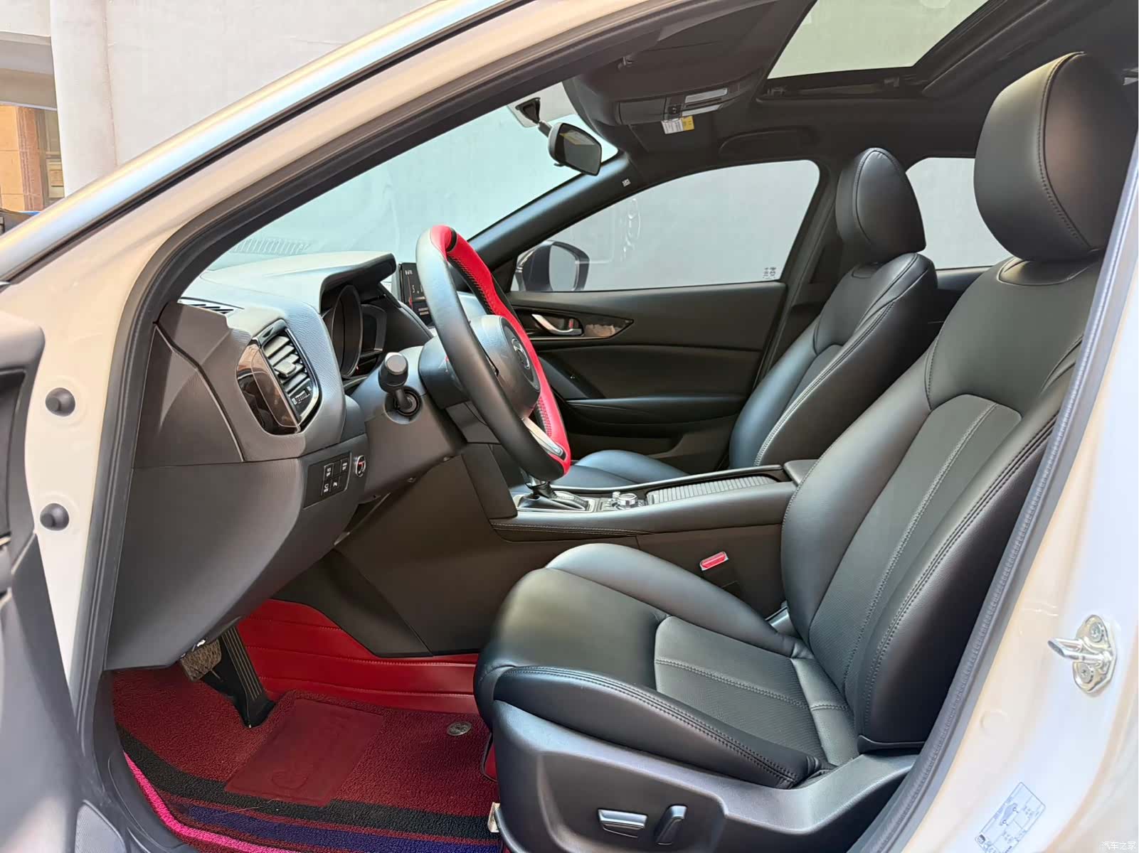 Mazda CX-4, 2023 9