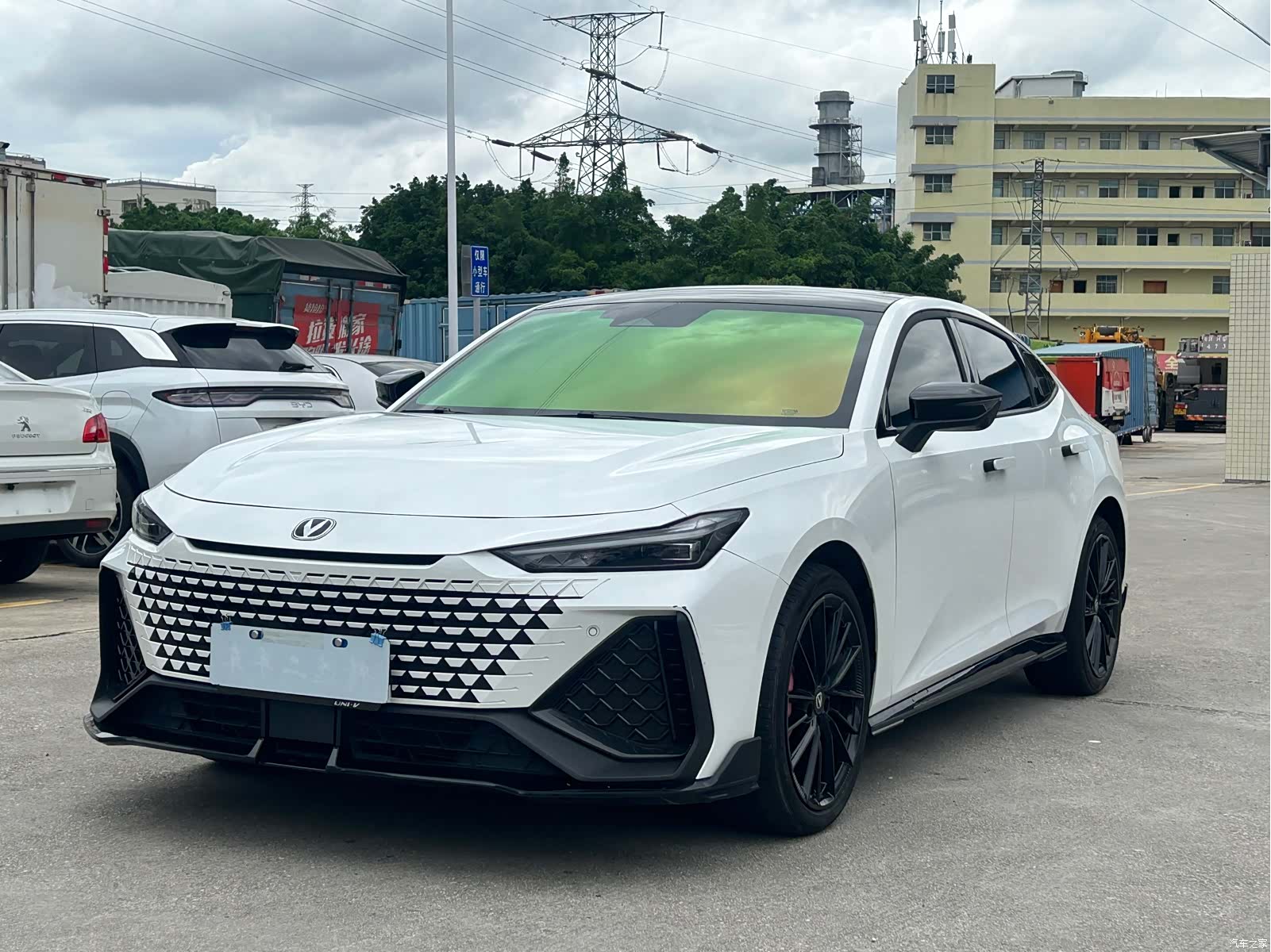 Changan UNI-V, 2025 1