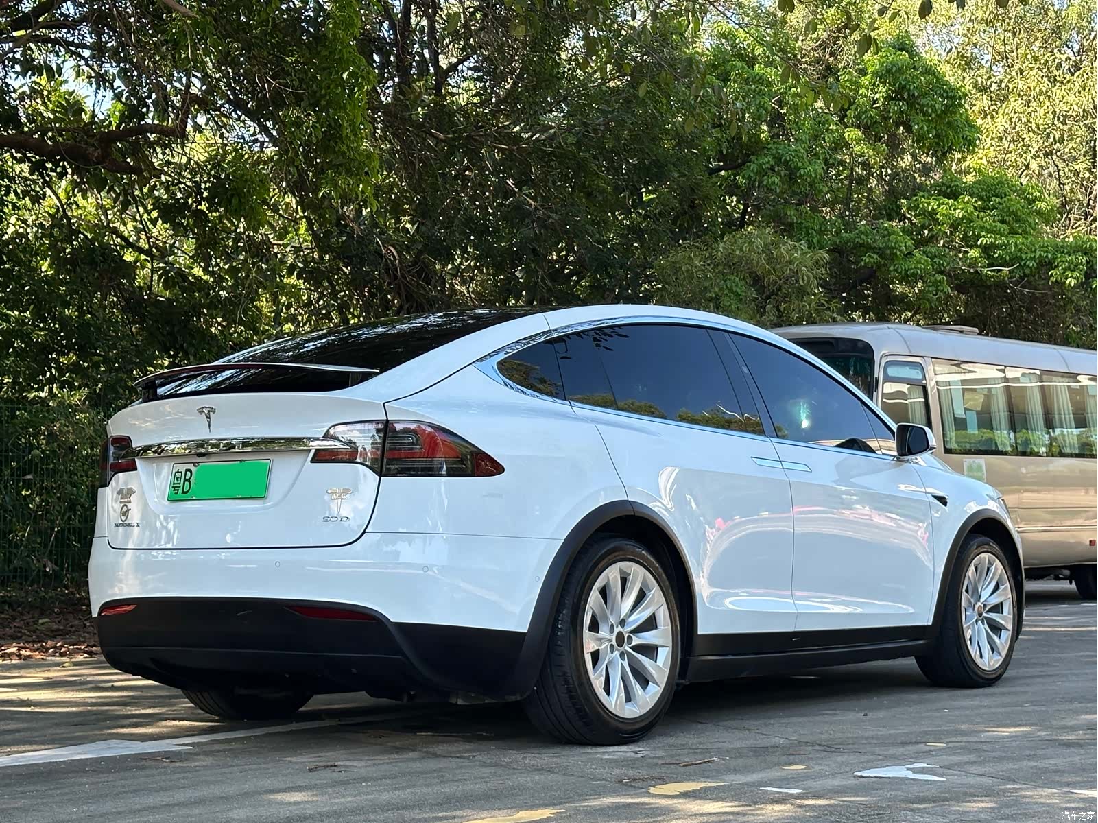 Tesla Model X, 2017 7