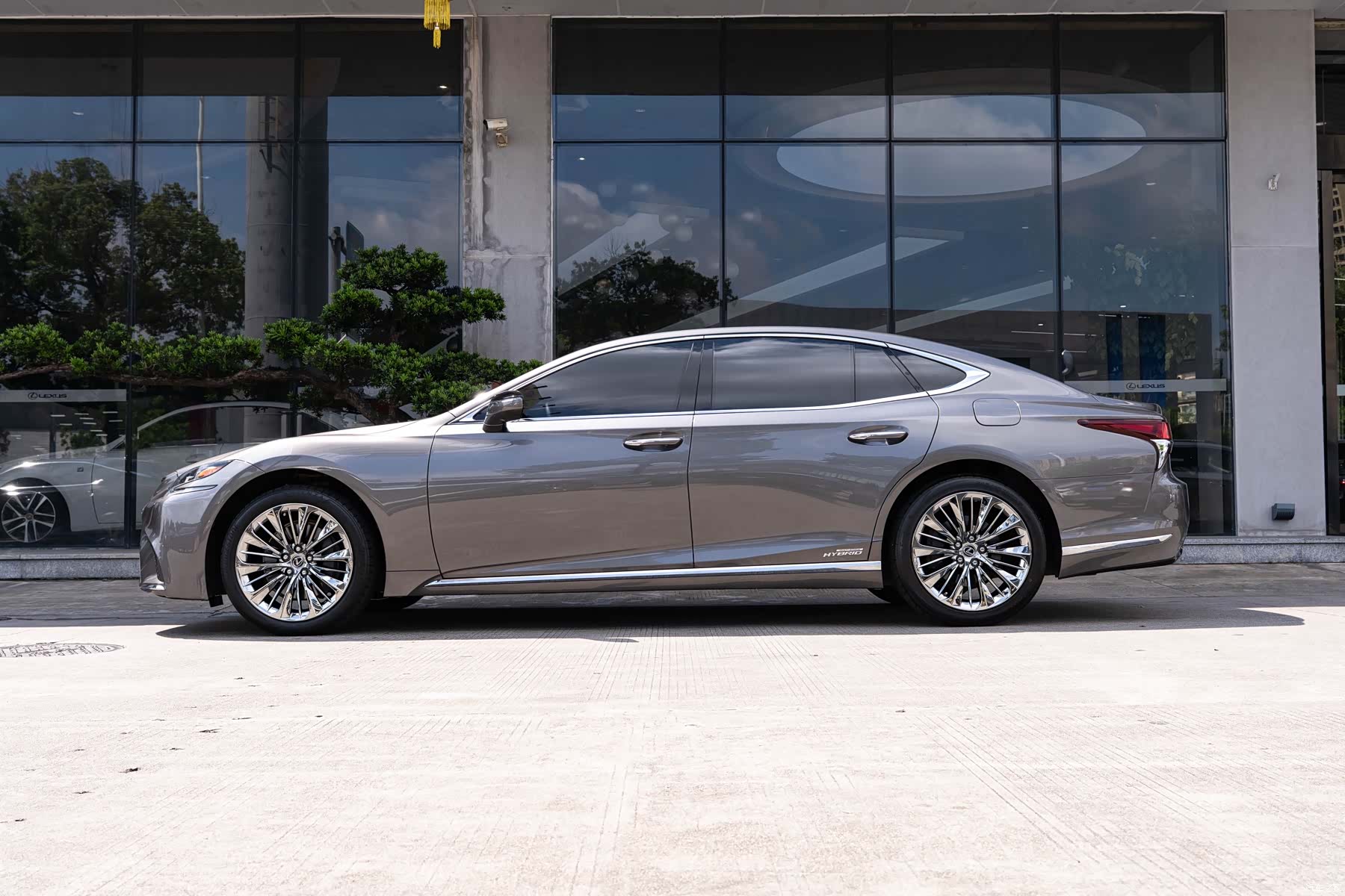 Lexus LS, 2020 4