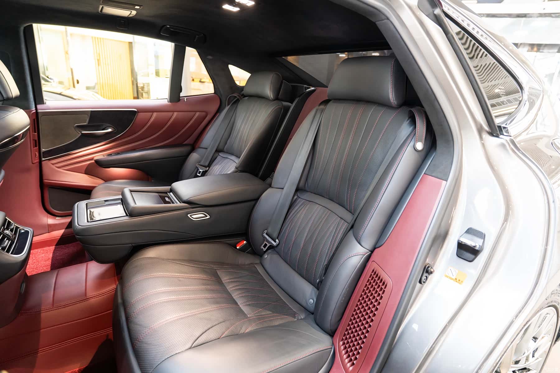 Lexus LS, 2020 12