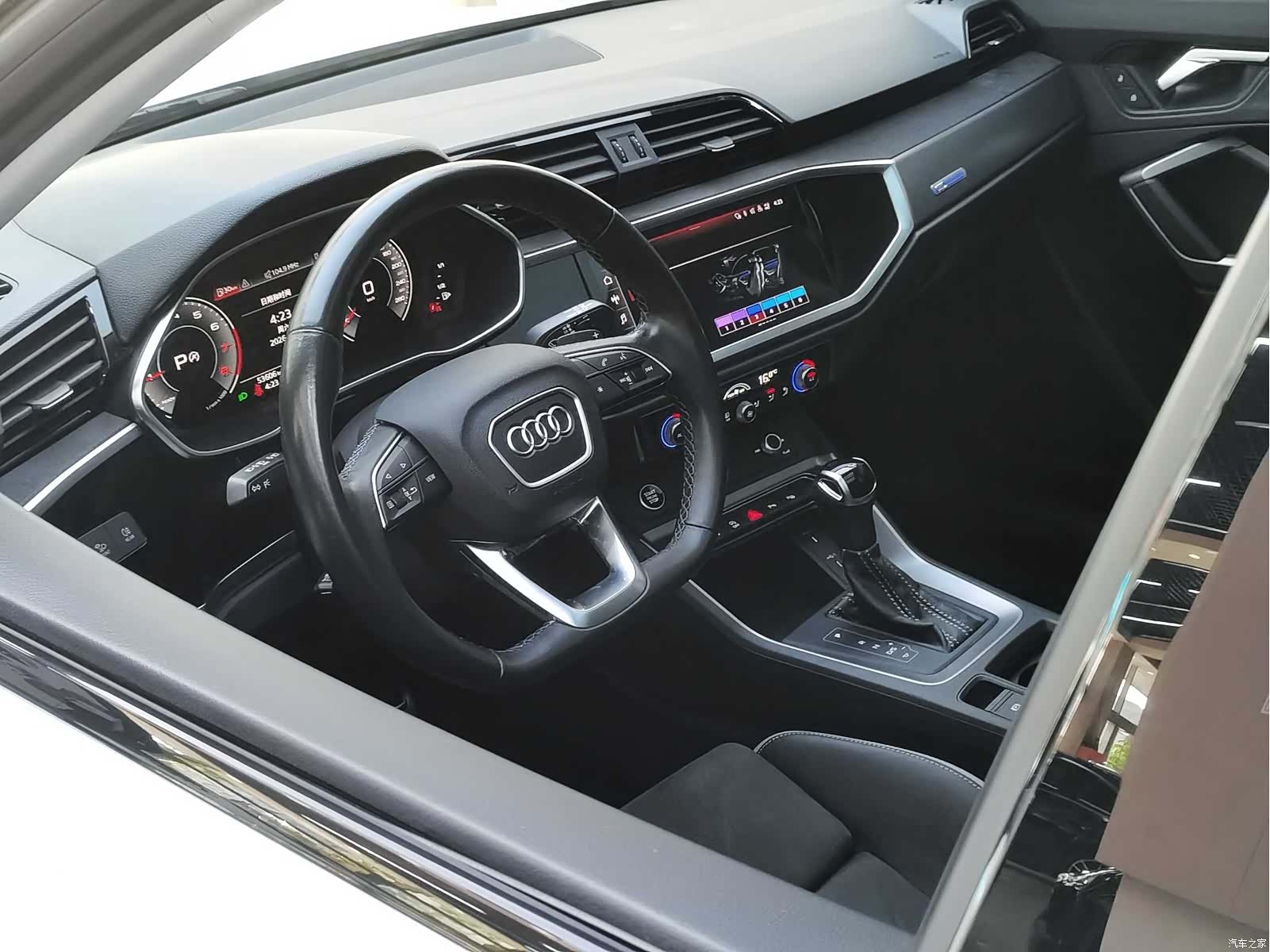 Audi Q3, 2023 13