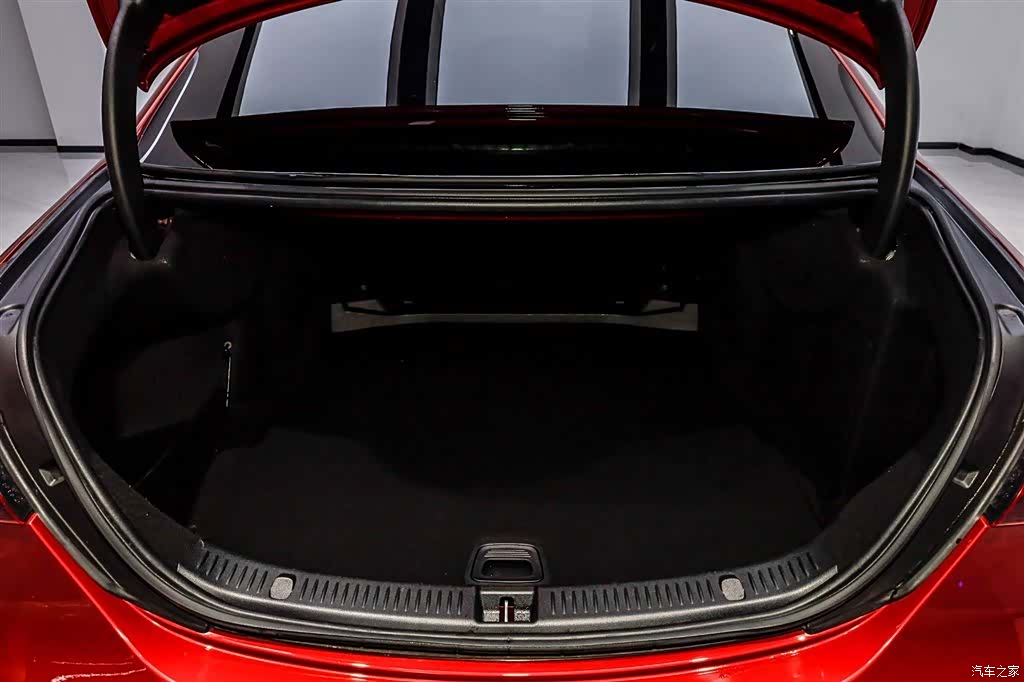Mercedes-Benz E-Class, 2021 6