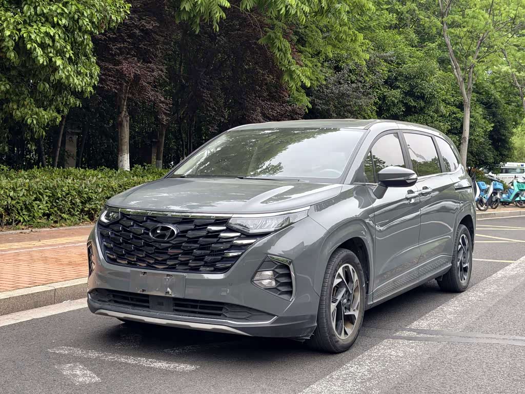 Hyundai Custo