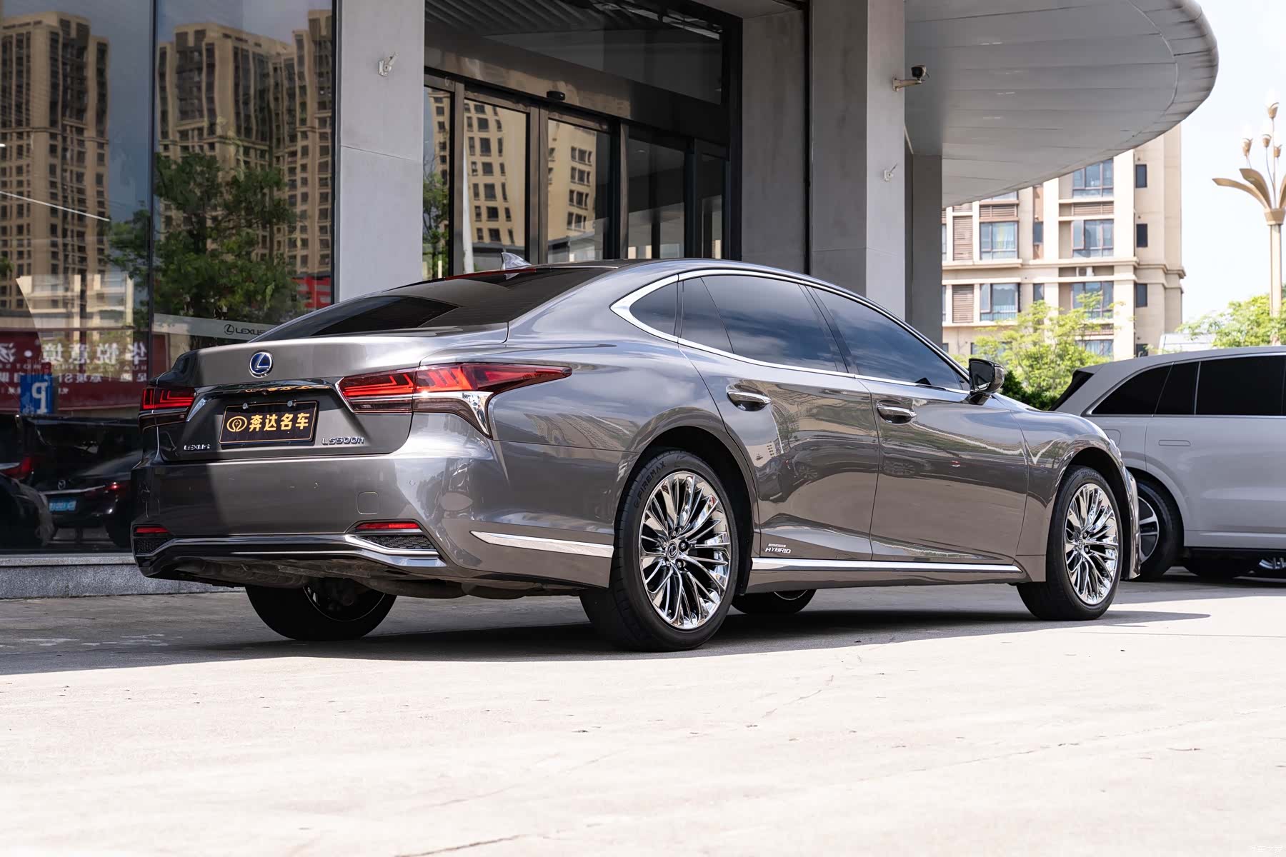 Lexus LS, 2020 3