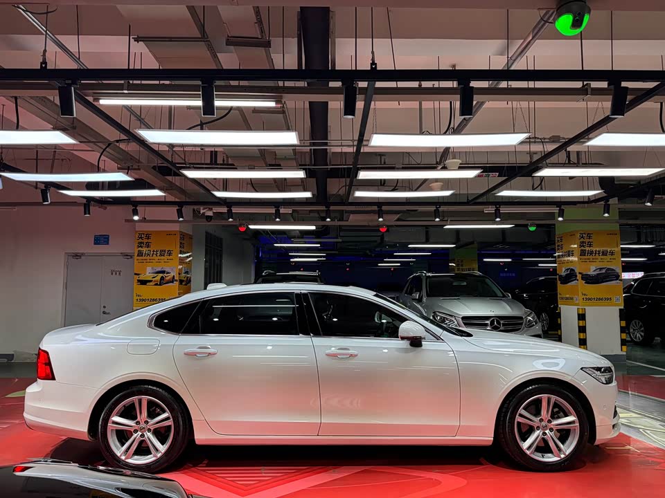 Volvo S90