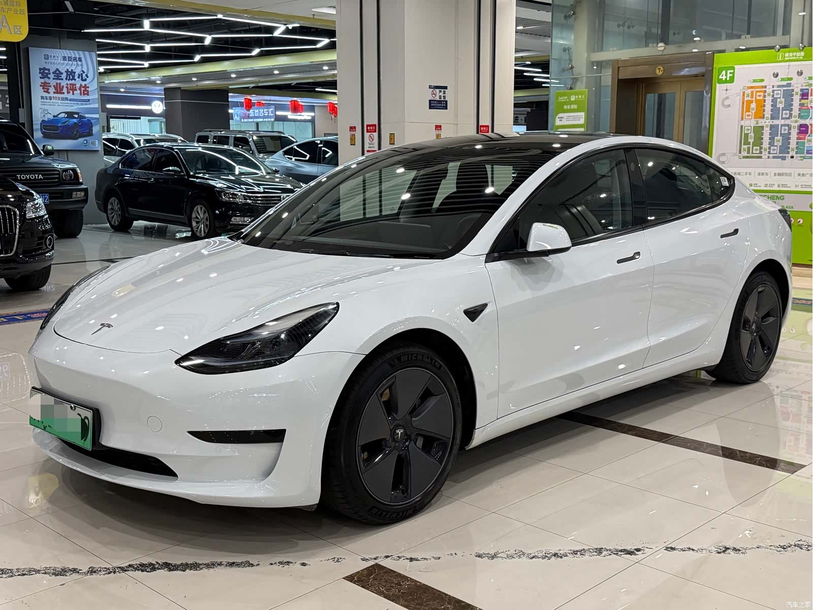 Tesla Model 3, 2023 1
