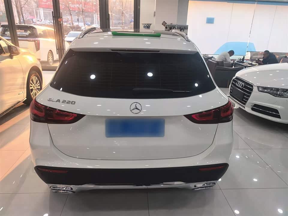 Mercedes-Benz GLA