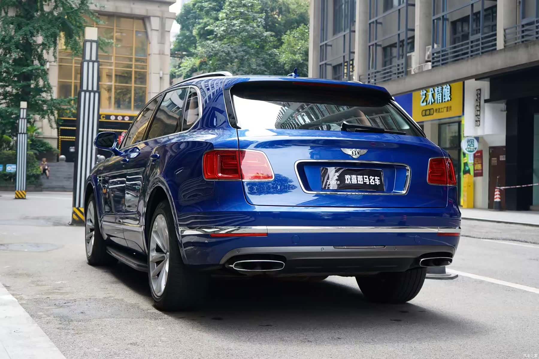 Bentley Bentayga, 2017 4