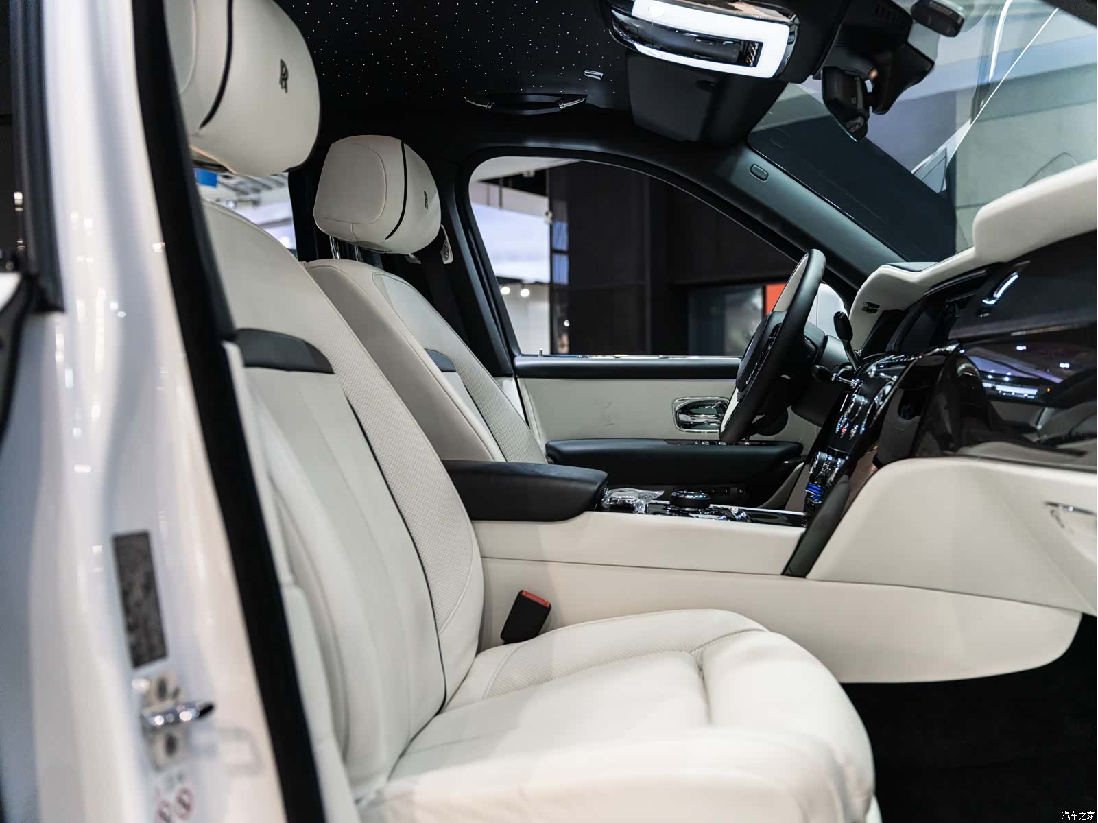 Rolls-Royce Cullinan, 2020 23