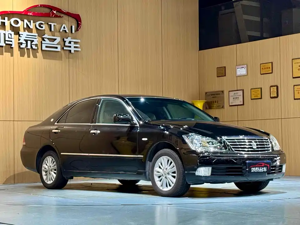 Toyota crown