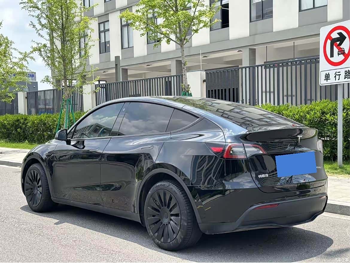 Tesla Model Y, 2022 10