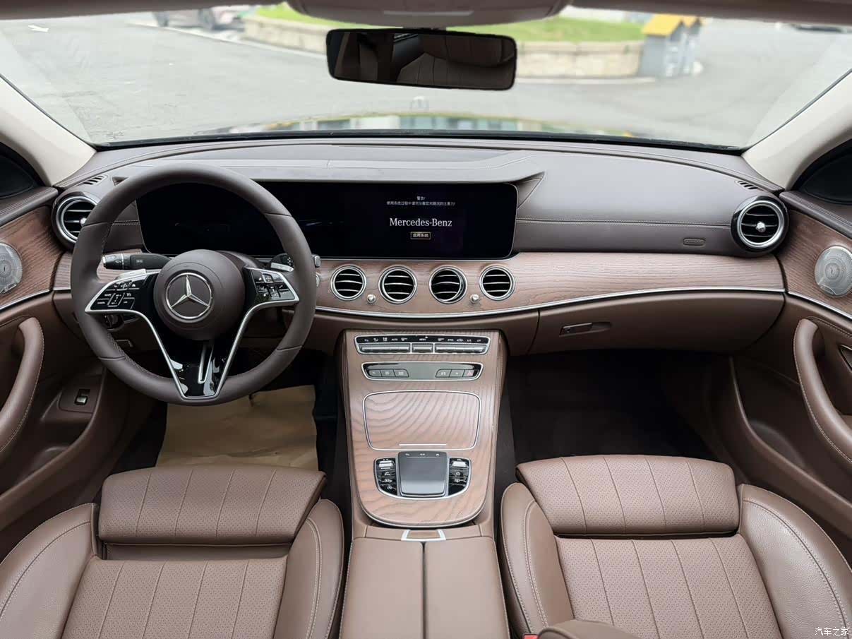 Mercedes-Benz E-Class, 2022 13