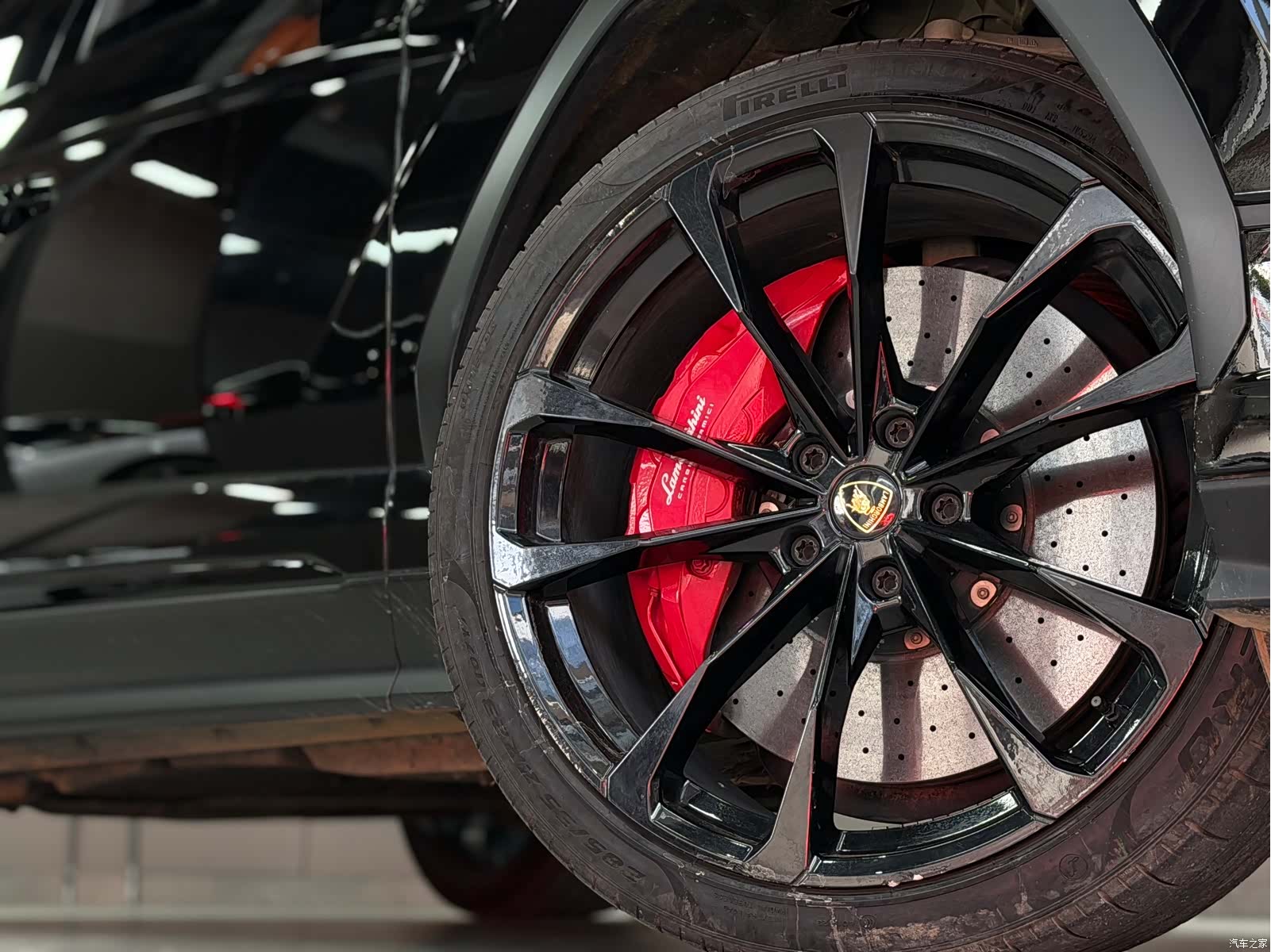 Lamborghini Urus, 2023 18
