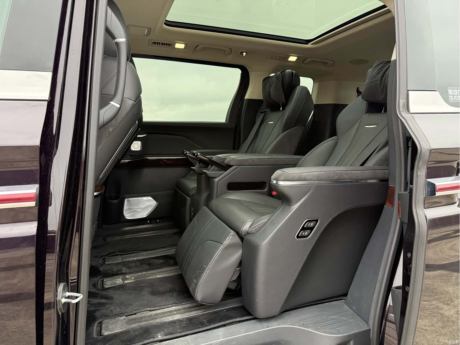 Hongqi HQ9, 2024 13