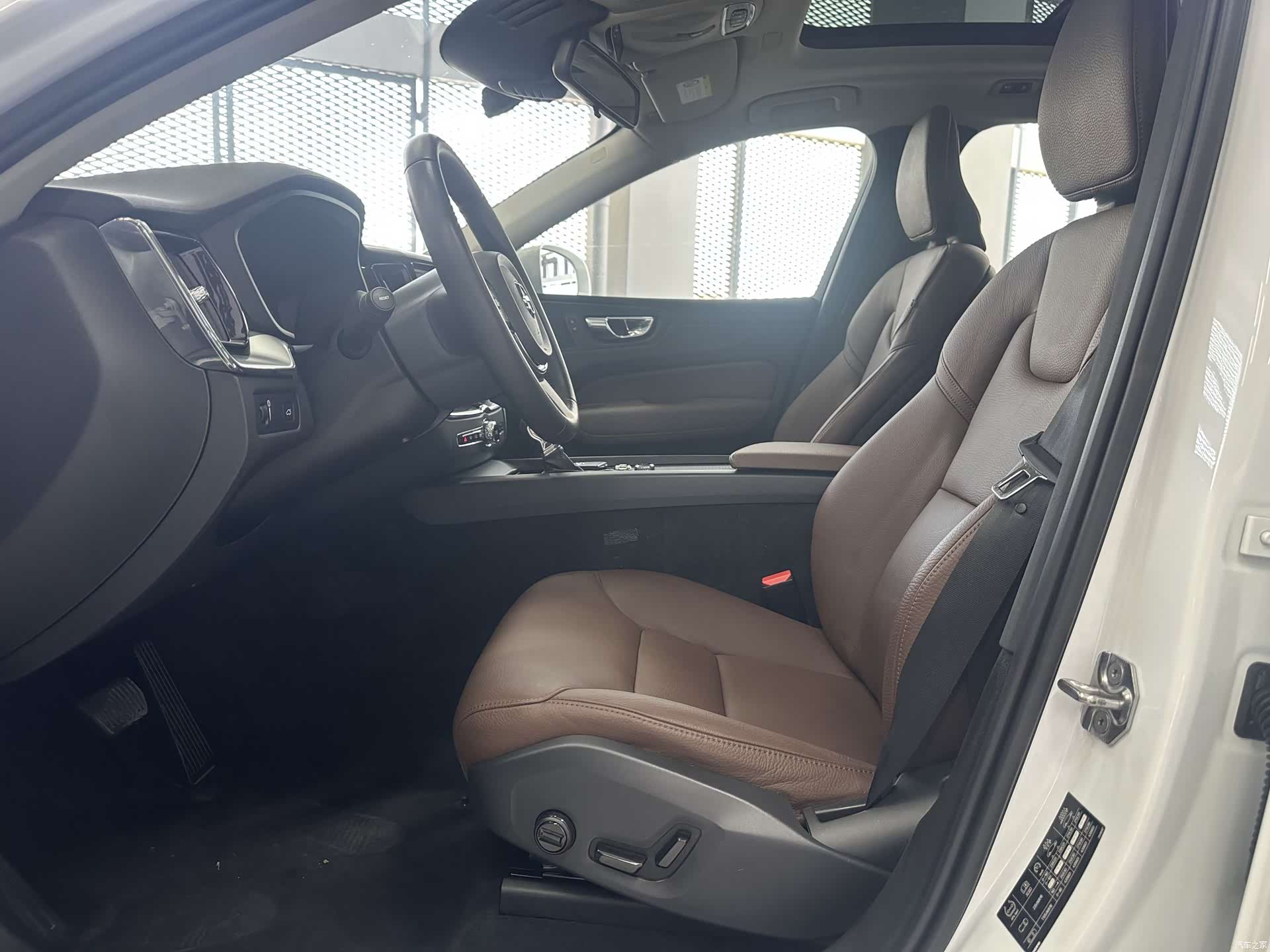 Volvo XC60, 2020 4