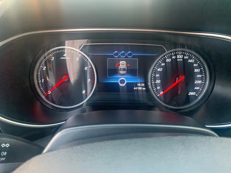 Hongqi H5