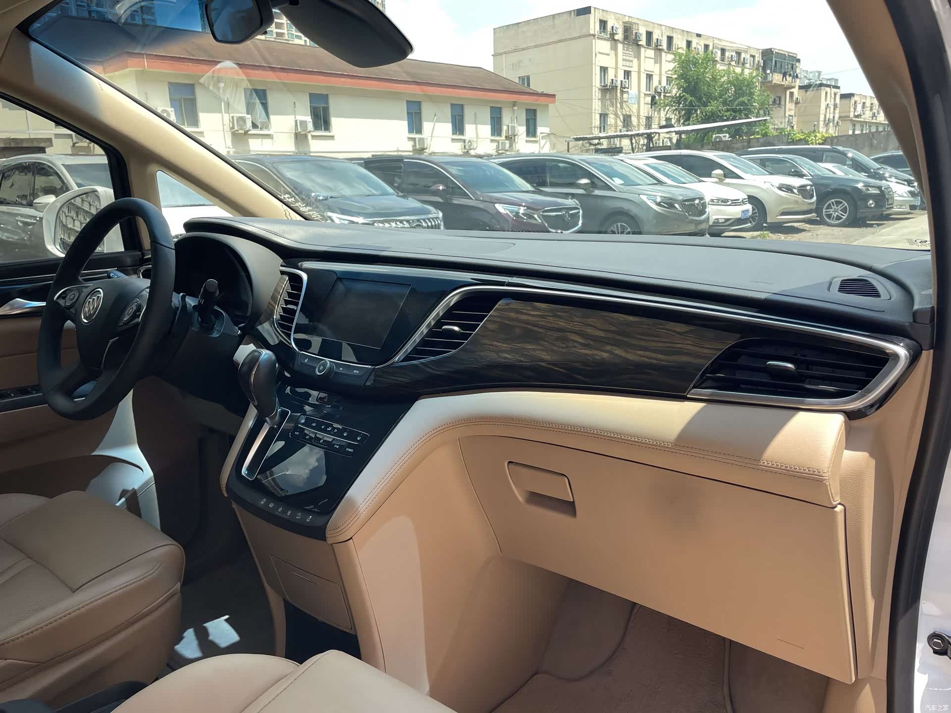 Buick GL8, 2017 8