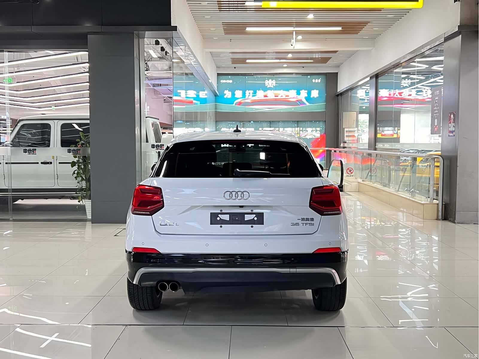 Audi Q2L, 2019 14